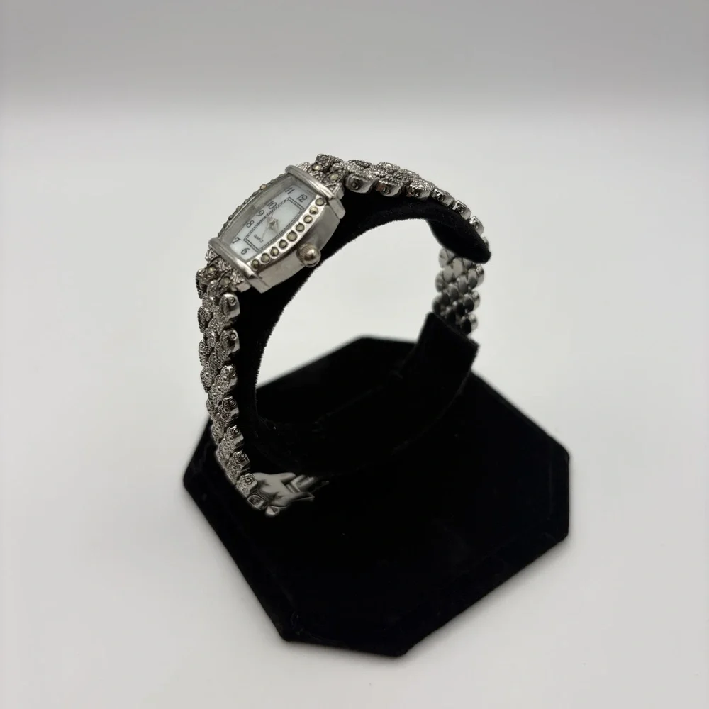 Vintage M.Z. Berger Women's Quartz Watch silver tone bracelet - needs battery